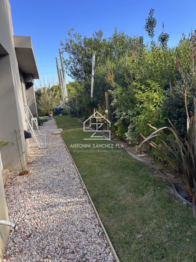 Casa ID.3320 - Venta casa en zona Chihuahua, Punta Ballena 