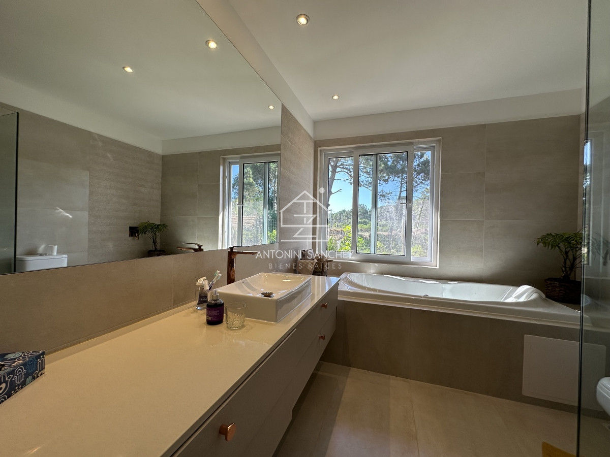 Casa ID.2397 - Venta casa en zona Chihuahua, Punta Ballena 