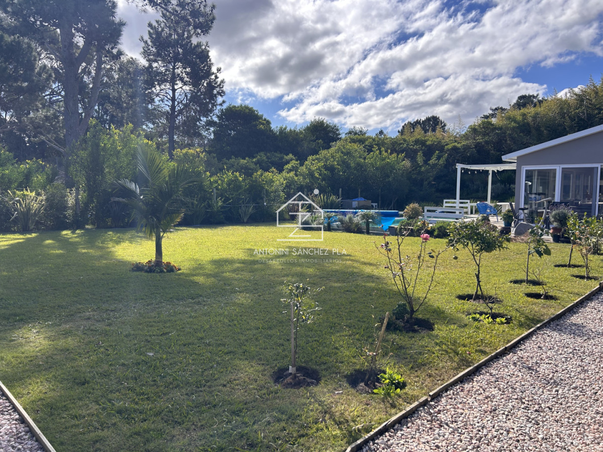 Casa ID.3320 - Venta casa en zona Chihuahua, Punta Ballena 
