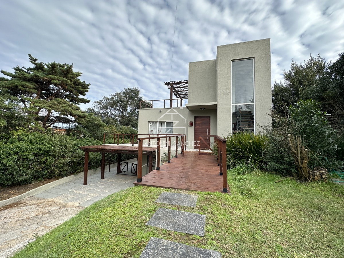 Casa ID.1849 - Venta casa con vista al mar. Punta Ballena 