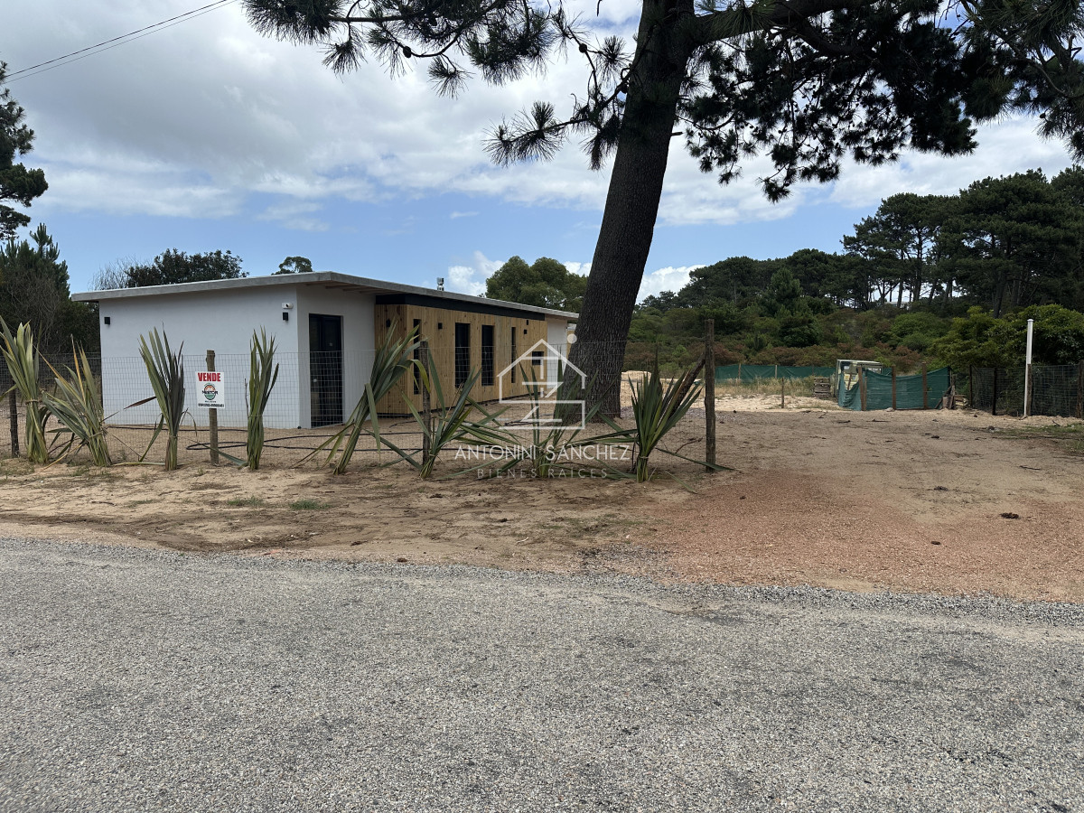 Casa ID.1484 - Venta casa a estrenar en barrio Club del lago Punta Ballena 