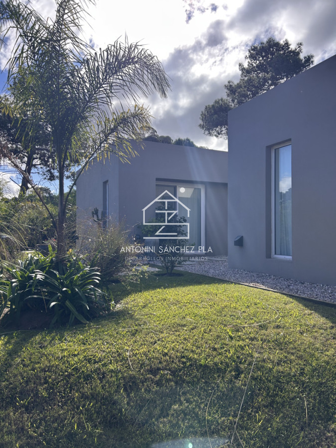Casa ID.3320 - Venta casa en zona Chihuahua, Punta Ballena 