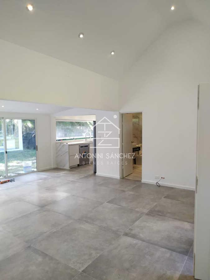 Casa ID.2396 - Casa en alquiler y venta