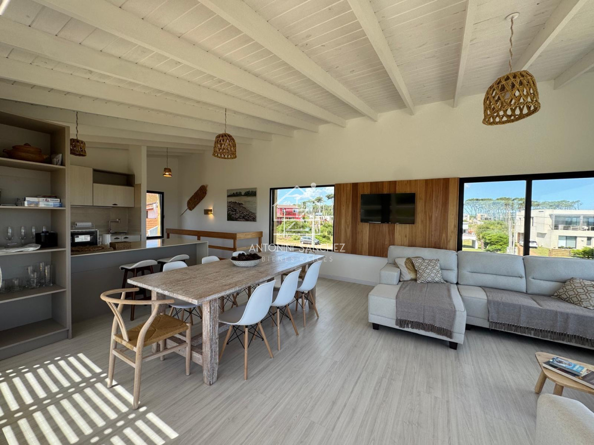 Casa ID.1852 - Venta casa en zona Chihuahua Punta Ballena 