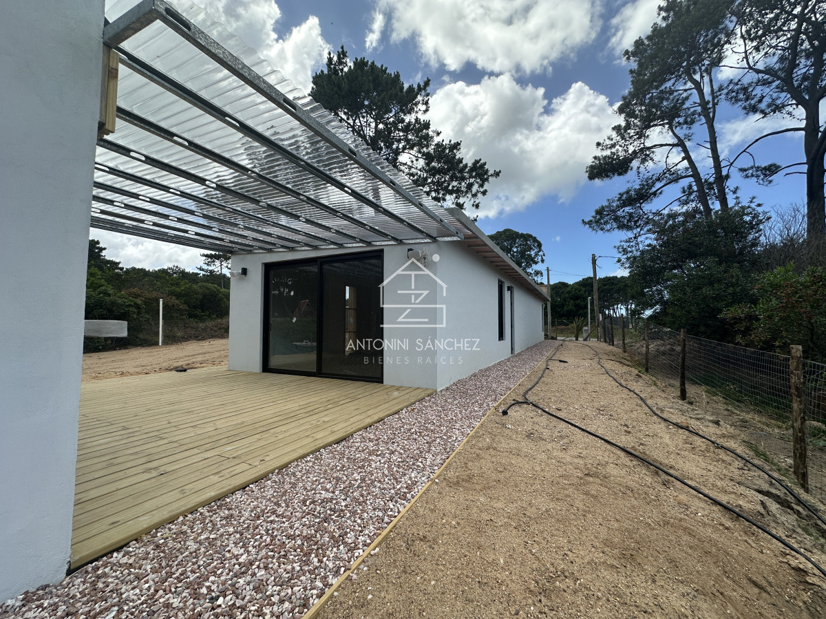 Casa ID.1484 - Venta casa a estrenar en barrio Club del lago Punta Ballena 
