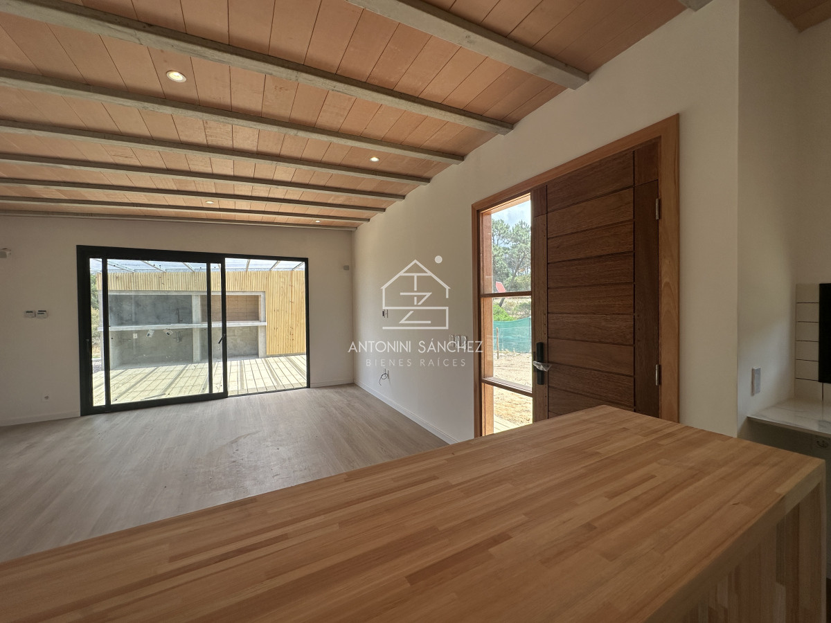 Casa ID.1484 - Venta casa a estrenar en barrio Club del lago Punta Ballena 