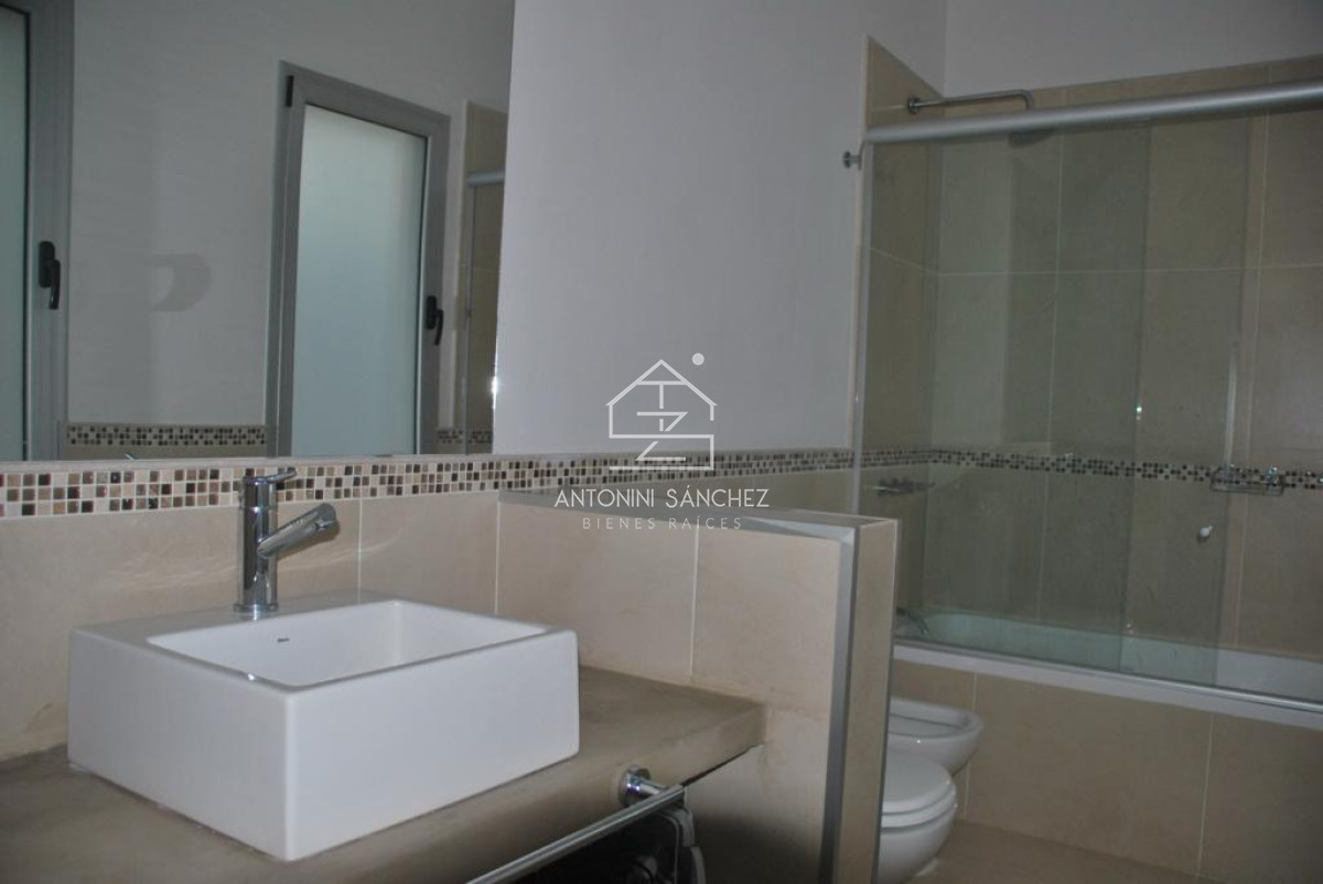 Casa ID.2098 - Venta casa en barrio privado Punta Ballena 