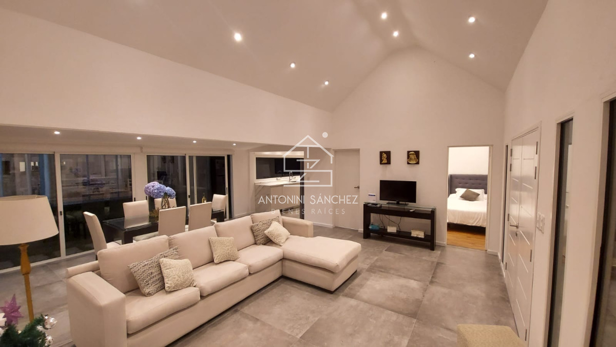 Casa ID.2396 - Casa en alquiler y venta