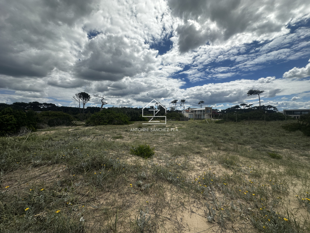 Terreno ID.4086 - Venta en exclusiva terreno primera línea al mar 