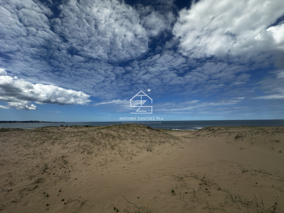 Terreno ID.4086 - Venta en exclusiva terreno primera línea al mar 