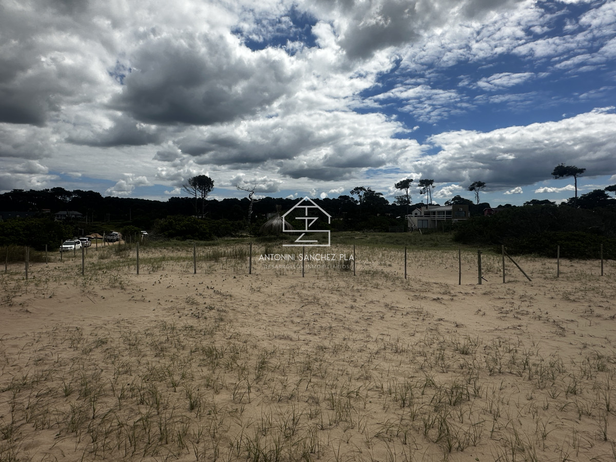 Terreno ID.4086 - Venta en exclusiva terreno primera línea al mar 