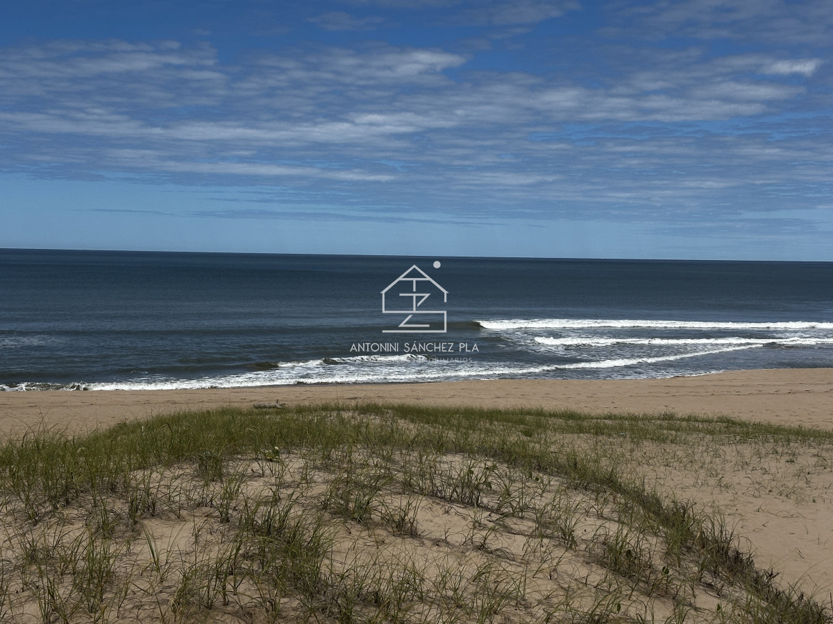 Terreno ID.4086 - Venta en exclusiva terreno primera línea al mar 