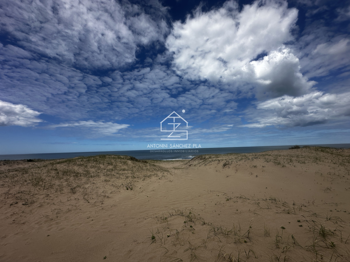 Terreno ID.4086 - Venta en exclusiva terreno primera línea al mar 