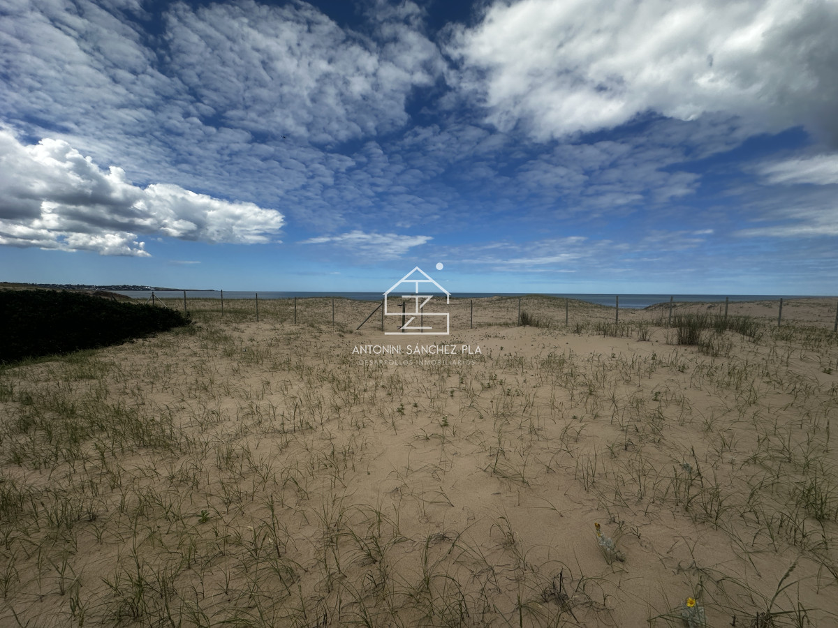 Terreno ID.4086 - Venta en exclusiva terreno primera línea al mar 