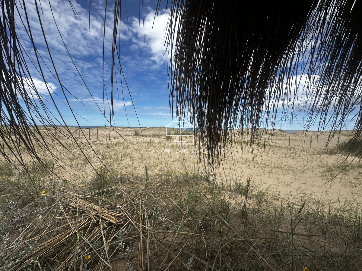 Terreno ID.4086 - Venta en exclusiva terreno primera línea al mar 