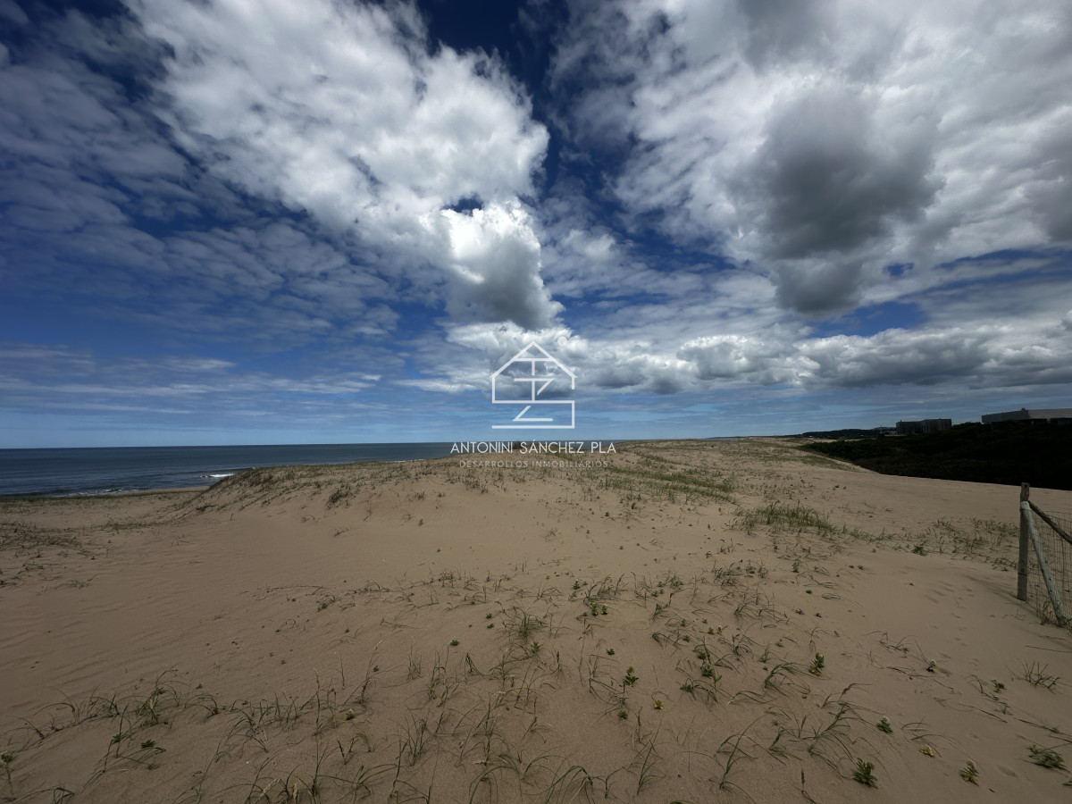 Terreno ID.4086 - Venta en exclusiva terreno primera línea al mar 