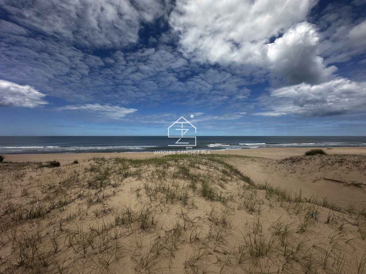 Terreno ID.4086 - Venta en exclusiva terreno primera línea al mar 