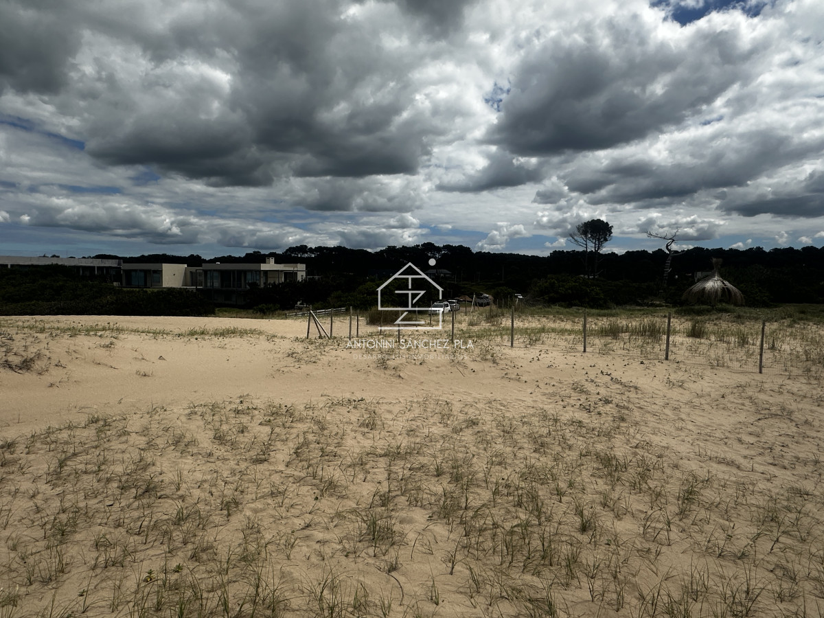 Terreno ID.4086 - Venta en exclusiva terreno primera línea al mar 