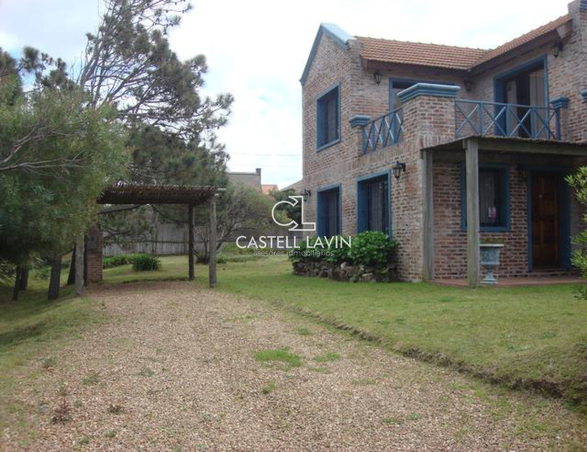 Casa ID.434 - Venta Casa 3 Dormitorios a pasos del marTio Tom Punta Ballena