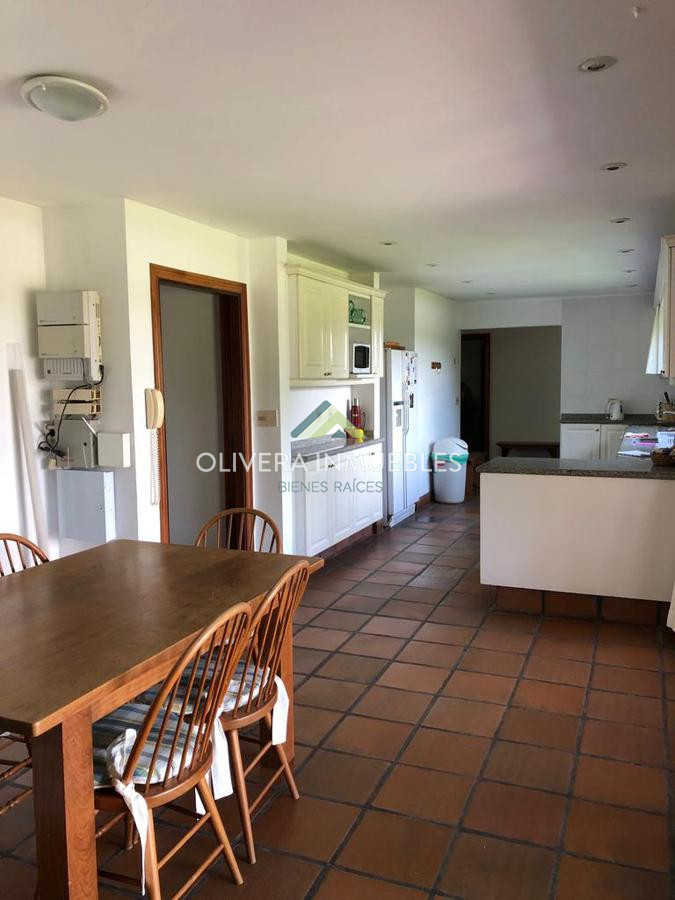 Casa ID.4313 - En Solanas hermosa casa con un total de 5 dormitorios y 5 baños en suite