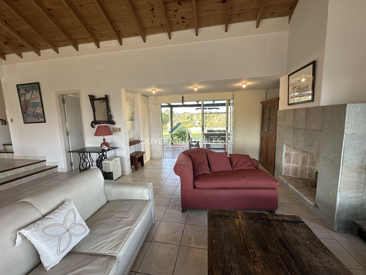 Casa ID.4321 - MUY BUENA CASA  EN ZONA DE TIO TOM