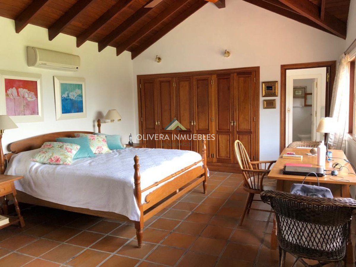 Casa ID.4313 - En Solanas hermosa casa con un total de 5 dormitorios y 5 baños en suite
