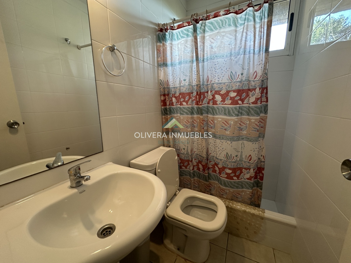 Casa ID.4321 - MUY BUENA CASA  EN ZONA DE TIO TOM