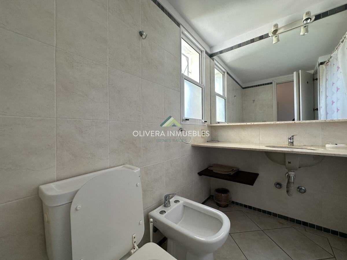 Casa ID.4321 - MUY BUENA CASA  EN ZONA DE TIO TOM