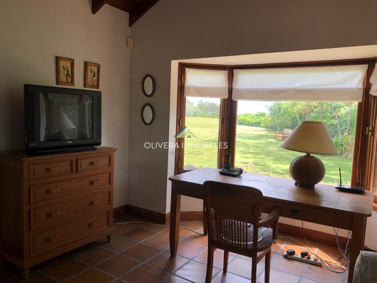 Casa ID.4313 - En Solanas hermosa casa con un total de 5 dormitorios y 5 baños en suite