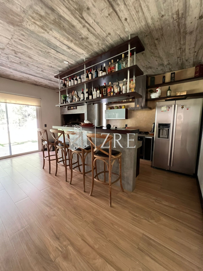 Casa ID.883 - Alquiler temporal casa 5 dormitorios complejo Desing Village