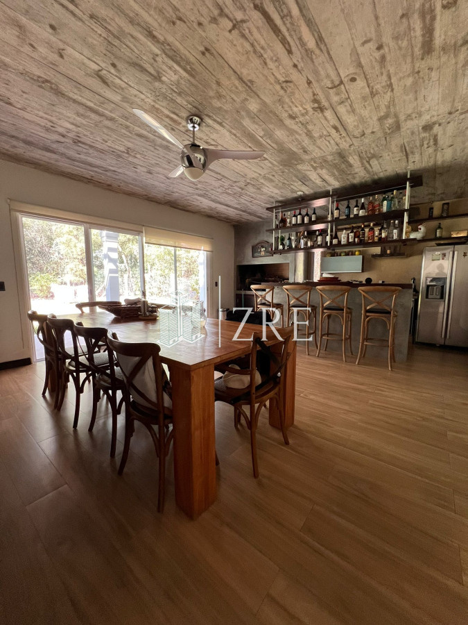 Casa ID.883 - Alquiler temporal casa 5 dormitorios complejo Desing Village