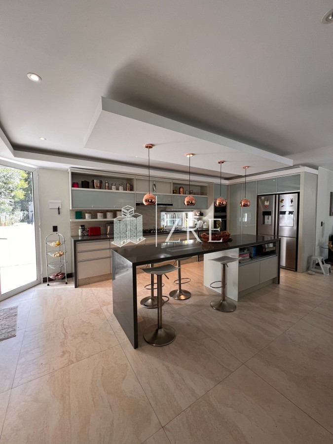 Casa ID.883 - Alquiler temporal casa 5 dormitorios complejo Desing Village