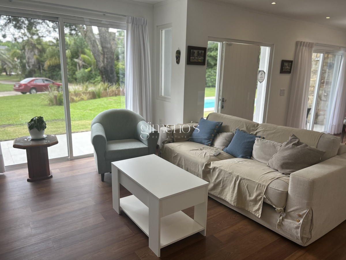 Casa ID.463 - Casa en Venta de 3 Dormitorios - Punta Ballena - Solanas - Punta del Este 