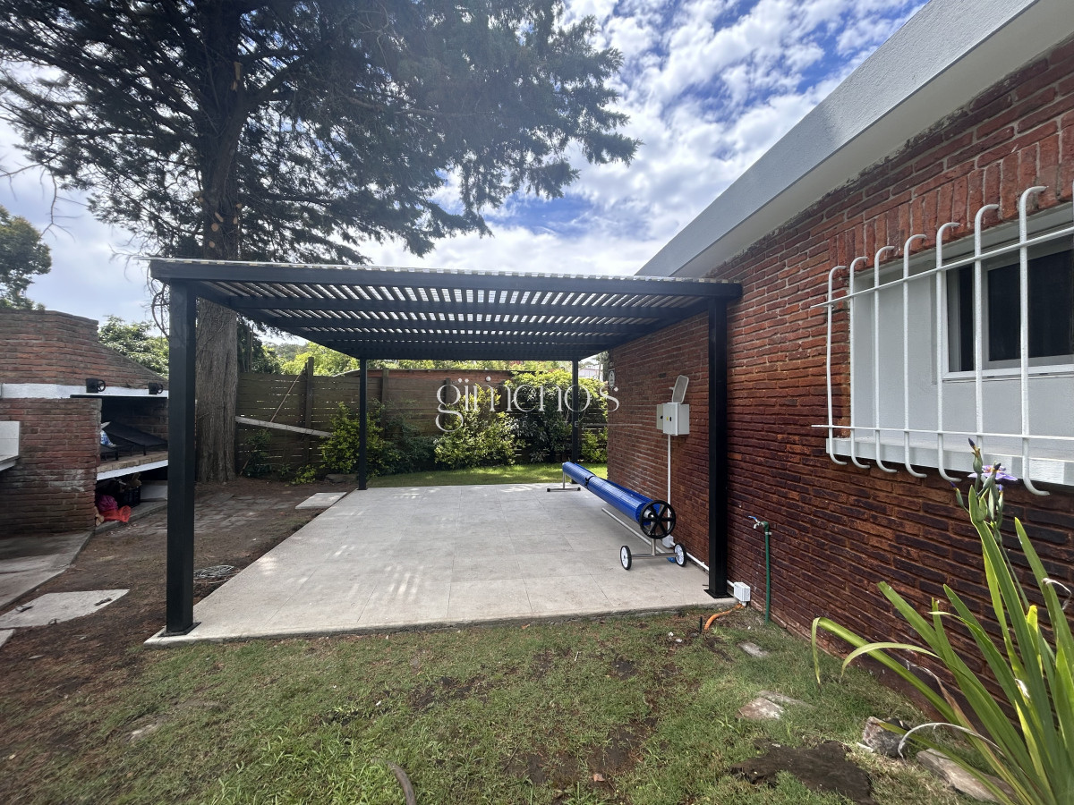 Casa ID.463 - Casa en Venta de 3 Dormitorios - Punta Ballena - Solanas - Punta del Este 