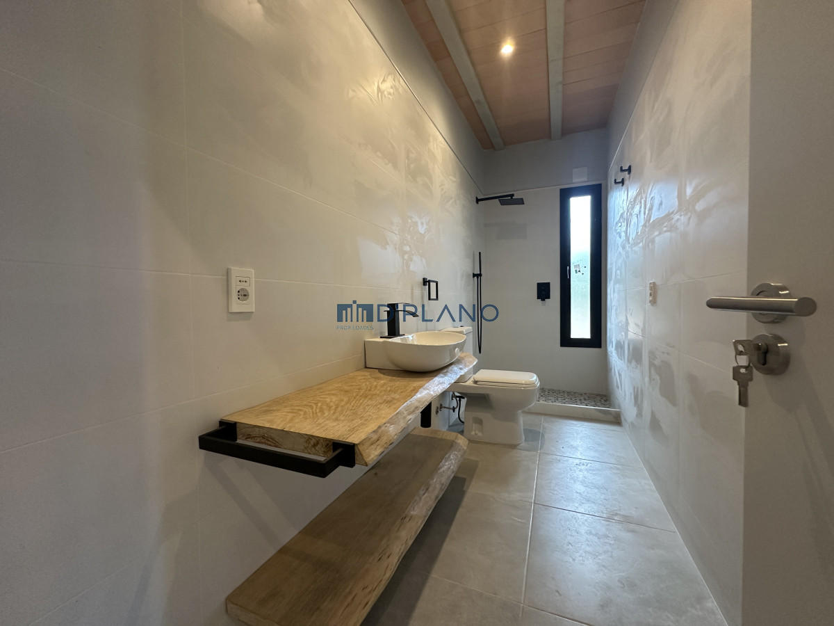 Casa ID.128 - VENTA CASA A ESTRENAR EN BARRIO CLUB DEL LAGO PUNTA BALLENA