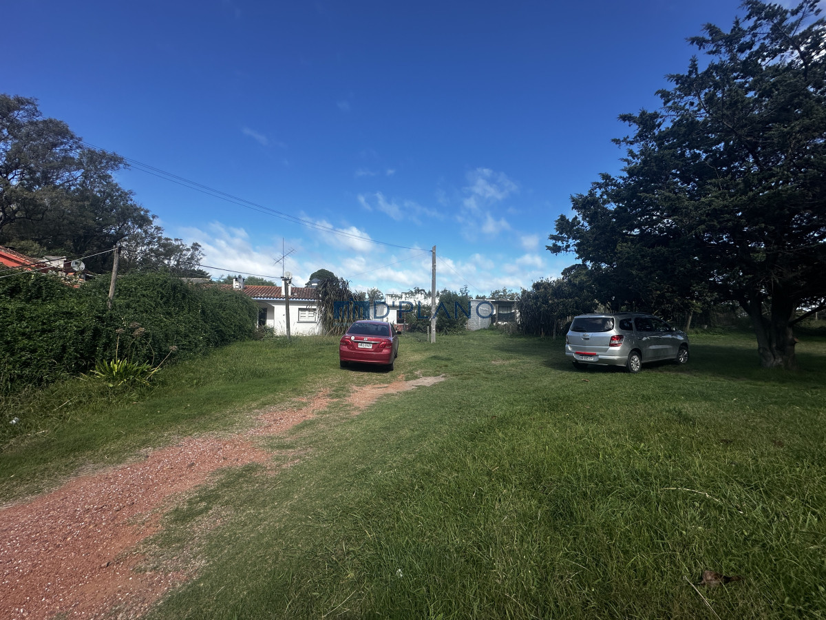 Casa ID.123 - VENTA DE 3 CASAS SOBRE CAMINO LUSSICH PUNTA BALLENA 