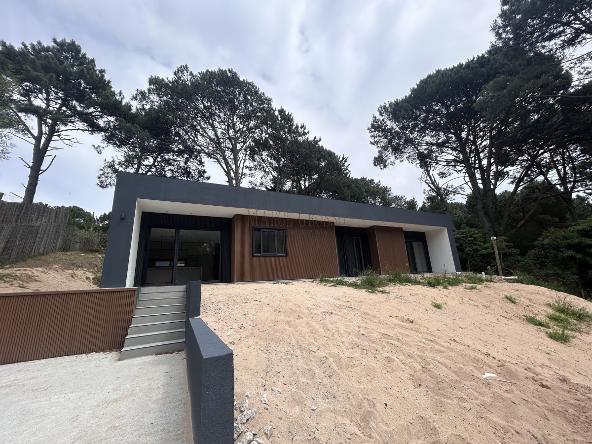 Casa ID.17 - Venta casa en Club del lago Punta Ballena 