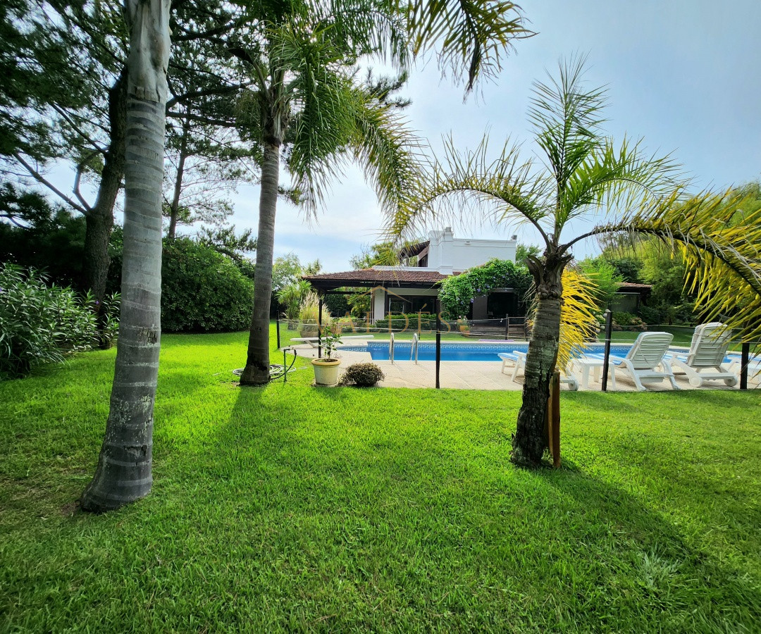 Casa ID.5185 - Casa en Venta Solanas, Punta Ballena, segunda línea al mar 