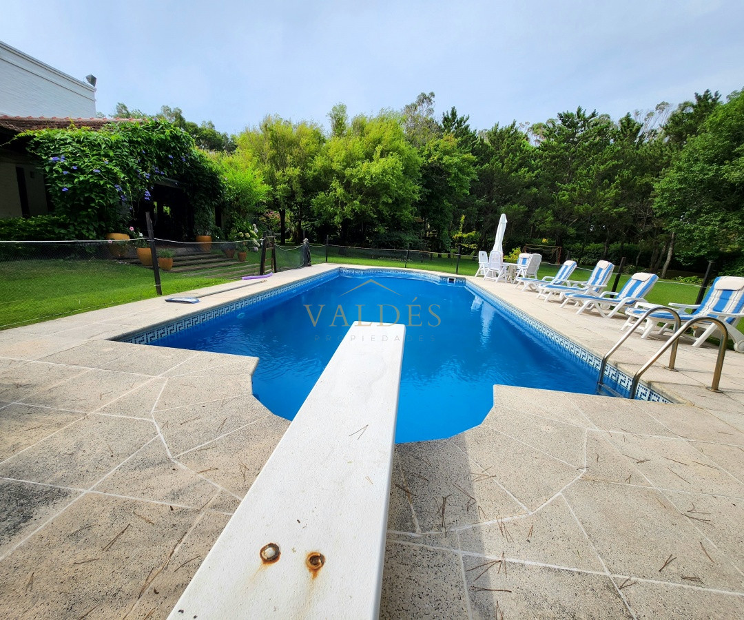 Casa ID.5185 - Casa en Venta Solanas, Punta Ballena, segunda línea al mar 