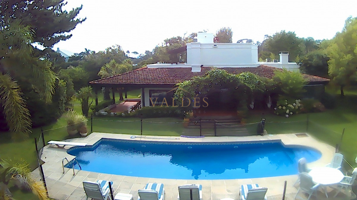 Casa ID.5185 - Casa en Venta Solanas, Punta Ballena, segunda línea al mar 