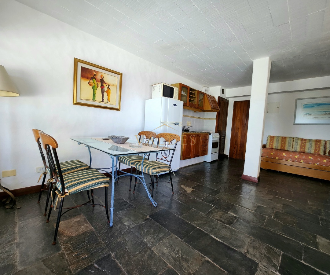 Casa ID.5186 - Venta casa tipo posada de 9 apartamentos. Punta Ballena 