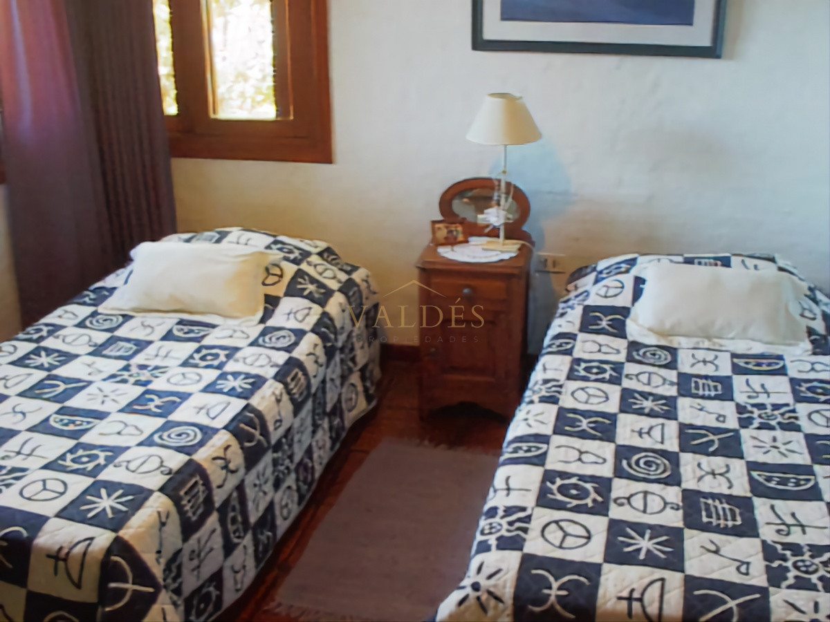 Casa ID.5185 - Casa en Venta Solanas, Punta Ballena, segunda línea al mar 