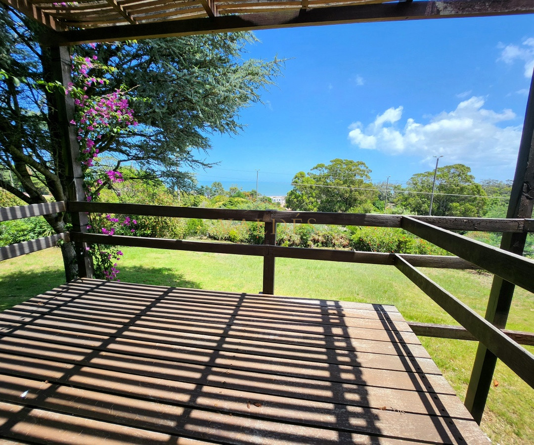 Casa ID.5186 - Venta casa tipo posada de 9 apartamentos. Punta Ballena 
