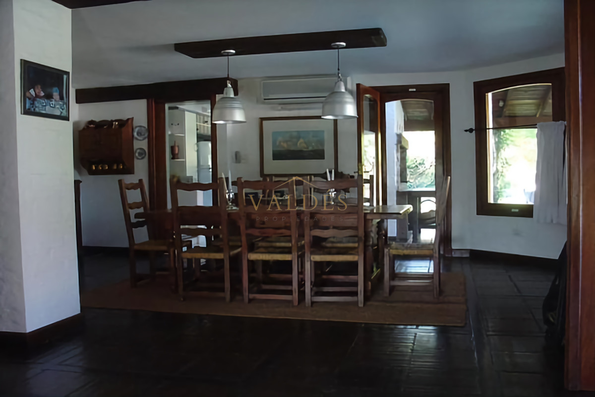 Casa ID.5185 - Casa en Venta Solanas, Punta Ballena, segunda línea al mar 