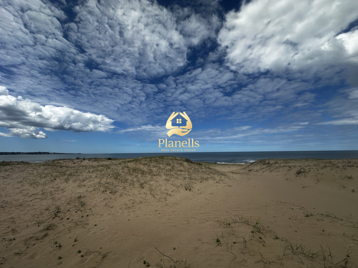 Venta en exclusiva terreno primera línea al mar 7
