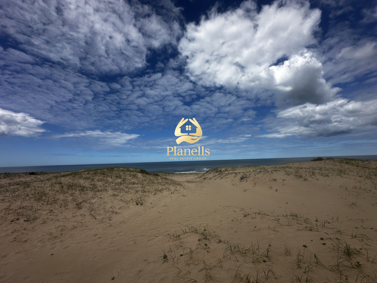 Venta en exclusiva terreno primera línea al mar 6