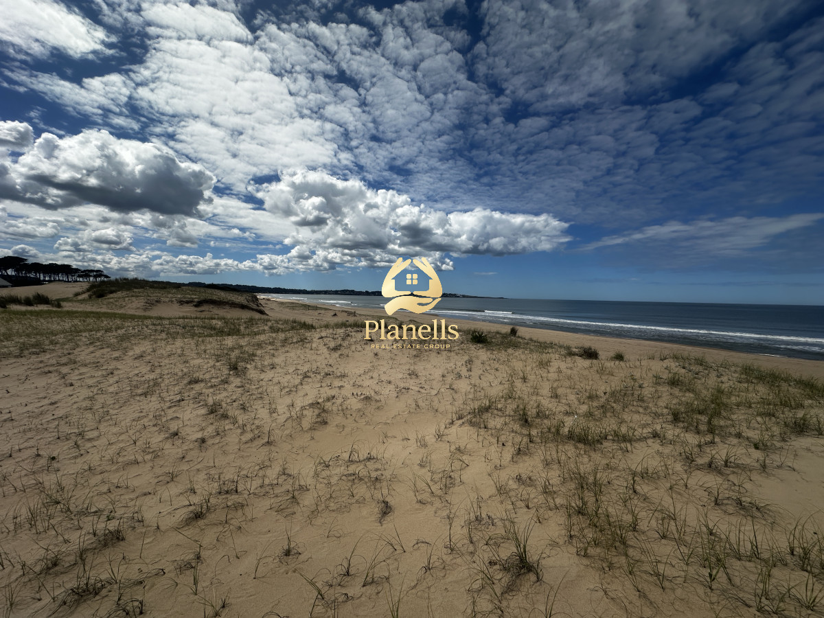 Venta en exclusiva terreno primera línea al mar 4