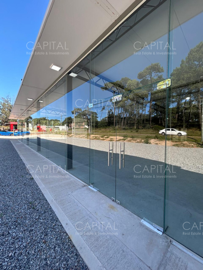 Local Comercial ID.40723 - Alquiler local sobre avenida Leandro Gómez. Maldonado