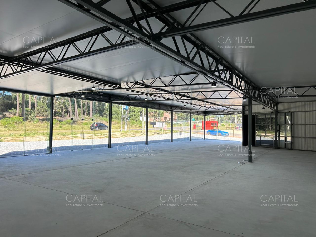 Local Comercial ID.40723 - Alquiler local sobre avenida Leandro Gómez. Maldonado