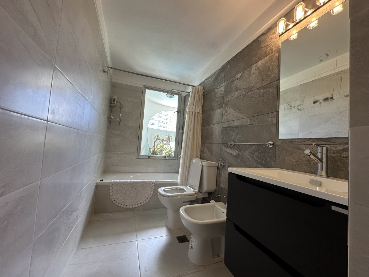 Apartamento ID.6419 - Venta apartamento en Punta del Este, playa brava 